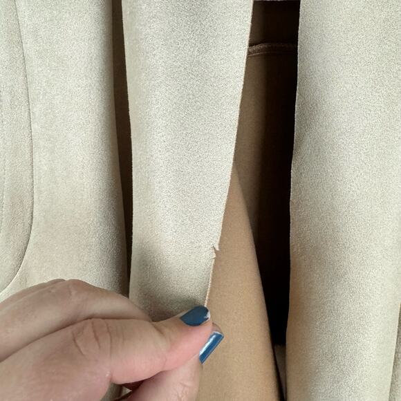 BLVD Women's Faux Suede Tan Sleeveless Fall Vest Size Small/Medium - Picture 6 of 9